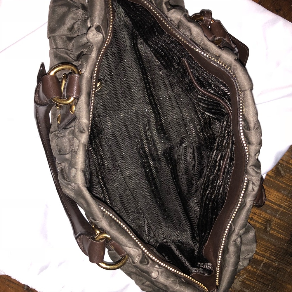 Prada - Picture 5 of 5